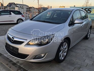Opel Astra J N.A.V.I