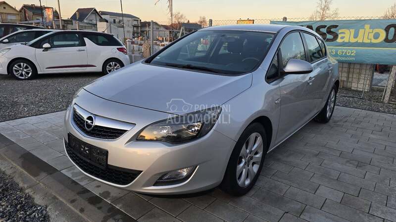 Opel Astra J N.A.V.I