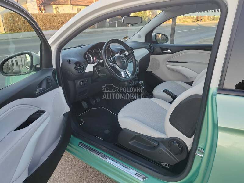 Opel Adam 