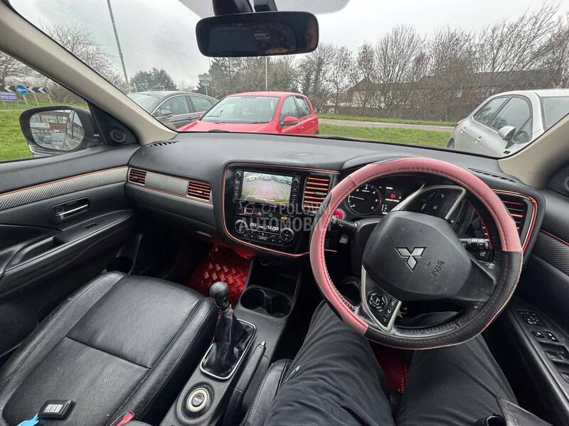 Mitsubishi Outlander 