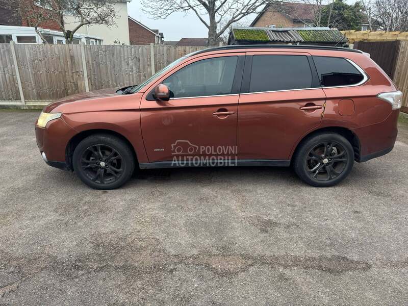 Mitsubishi Outlander 