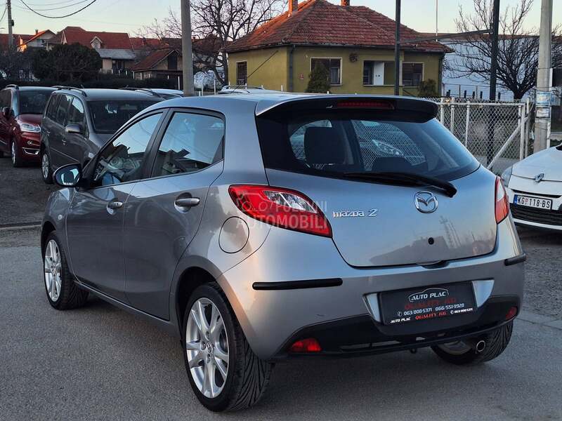 Mazda 2 N O V