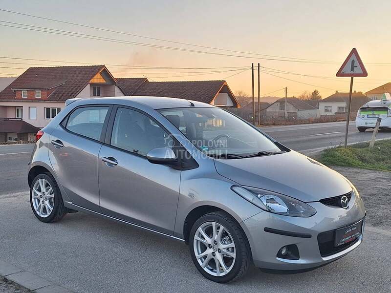 Mazda 2 N O V