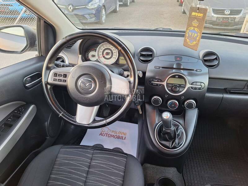 Mazda 2 N O V