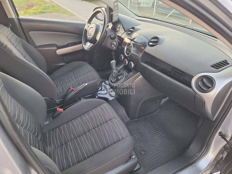 Mazda 2 N O V