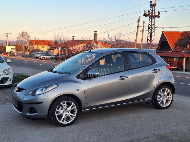 Mazda 2 N O V