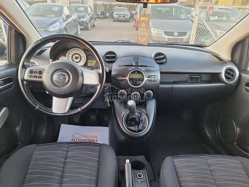 Mazda 2 N O V