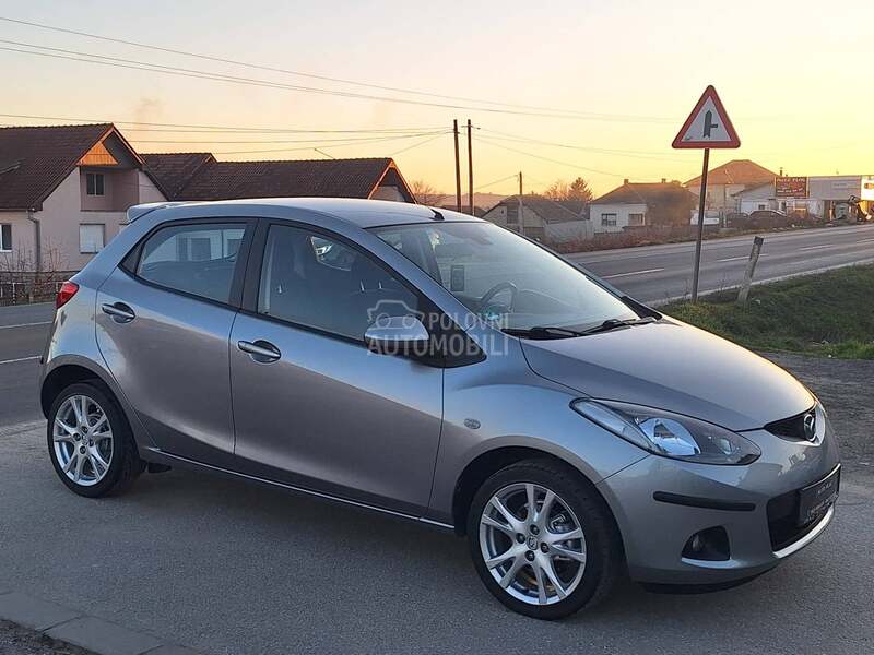 Mazda 2 N O V
