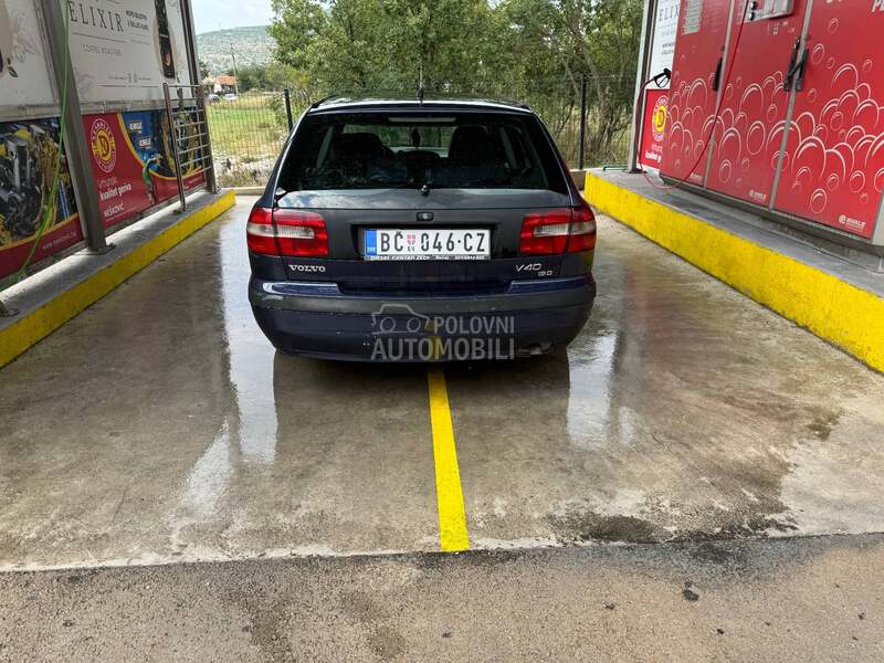 Volvo V40 