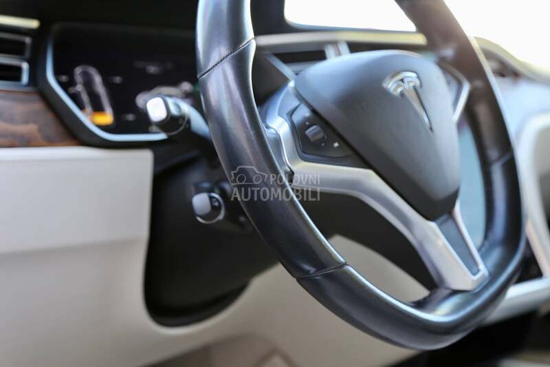 Tesla Model S 75D premium