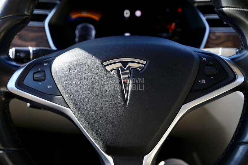 Tesla Model S 75D premium