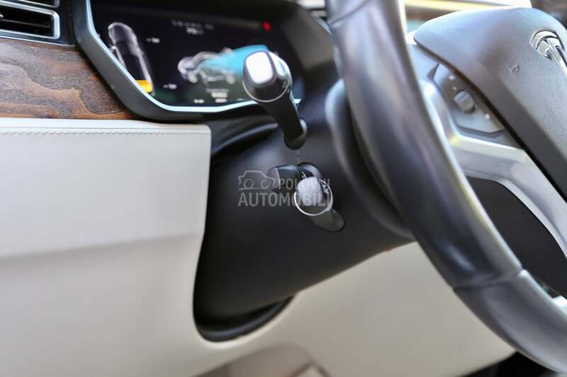 Tesla Model S 75D premium
