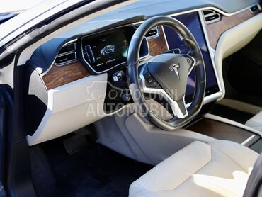 Tesla Model S 75D premium