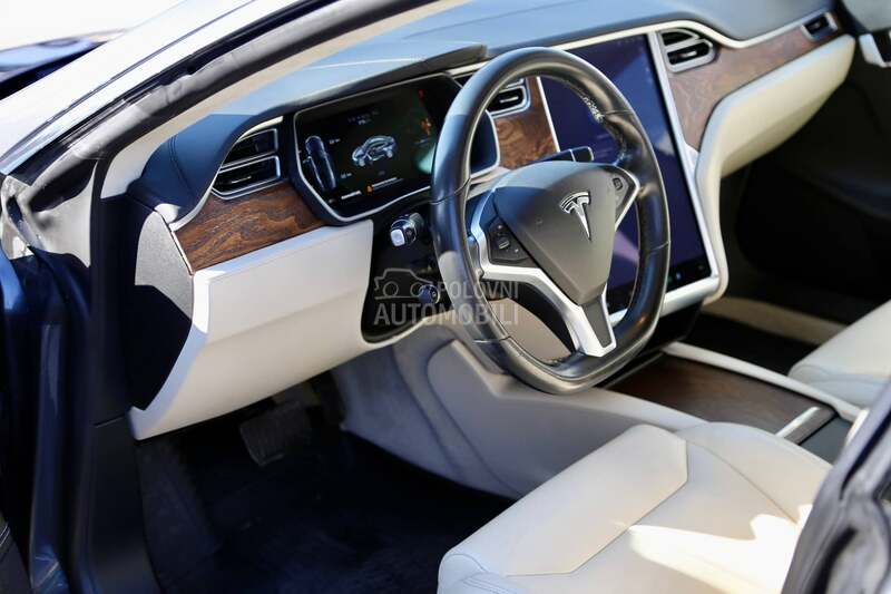 Tesla Model S 75D premium