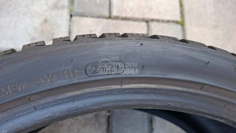 Hankook 255/35 R21 Zimska