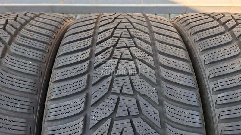 Hankook 255/35 R21 Zimska