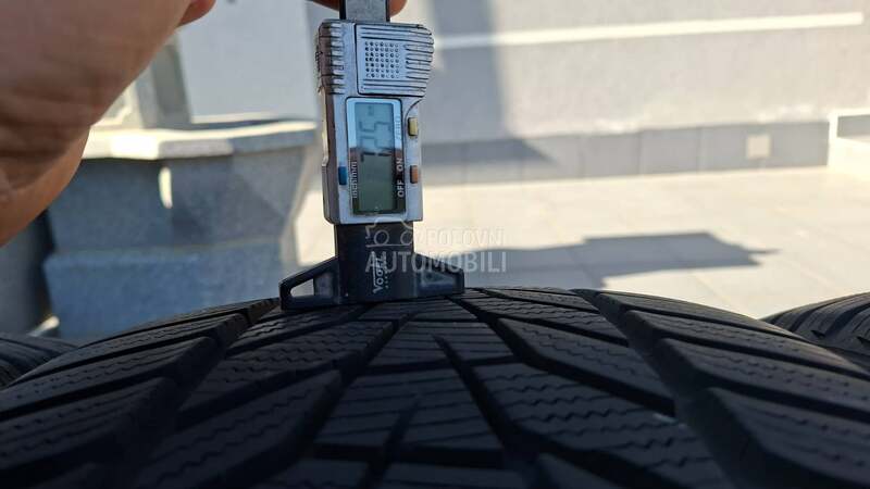 Hankook 255/35 R21 Zimska