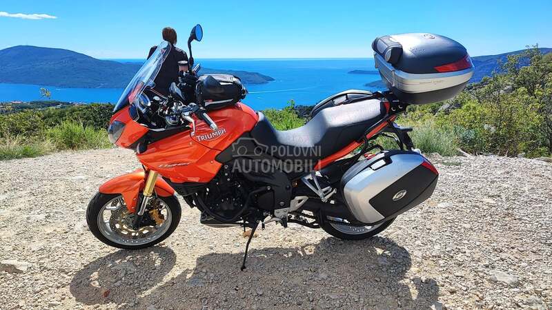 Triumph tiger 1050