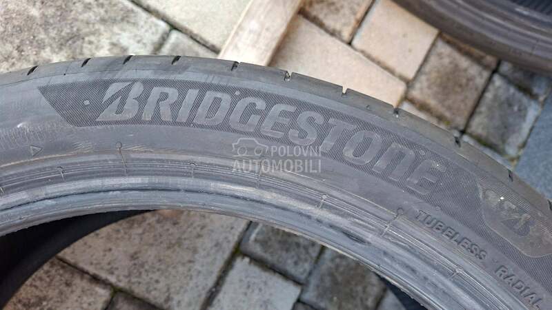 Bridgestone 245/40 R20 Letnja