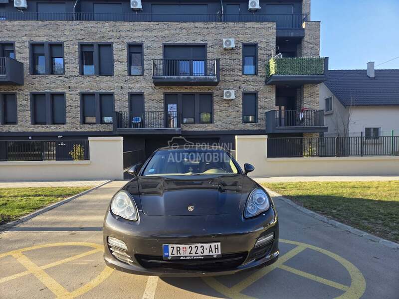 Porsche Panamera 