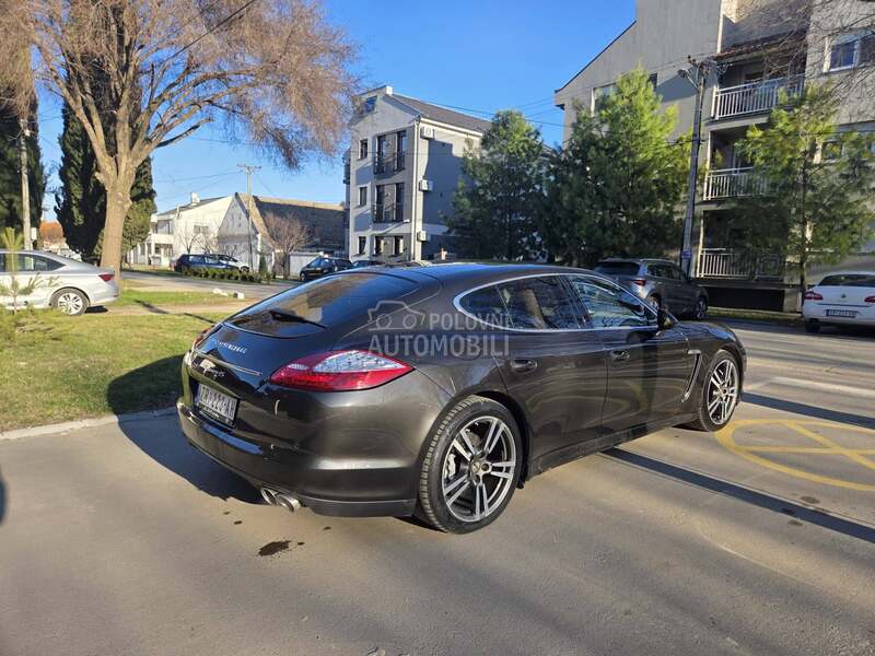 Porsche Panamera 