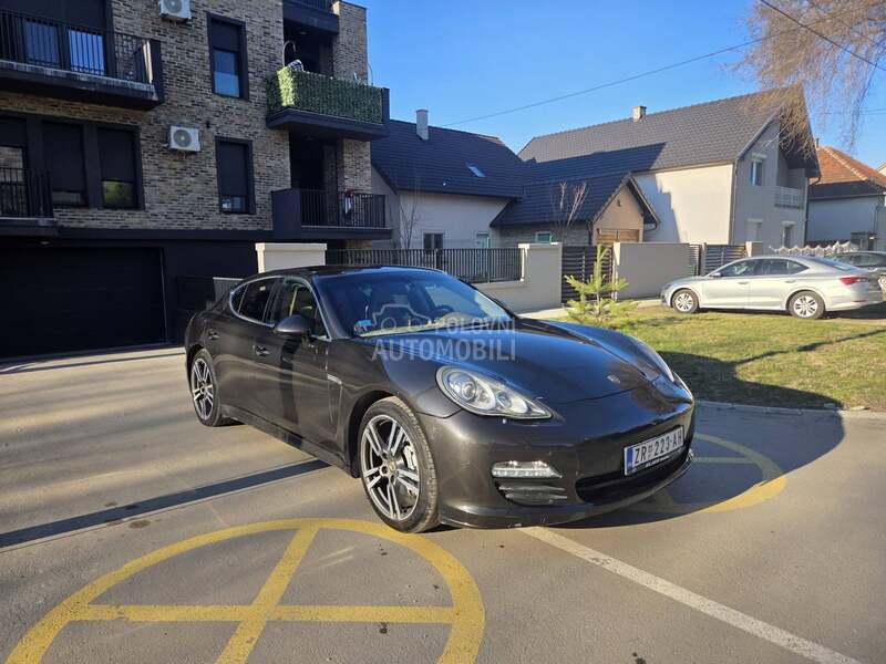 Porsche Panamera 