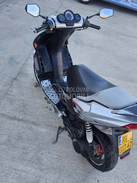 Peugeot speedfight 2