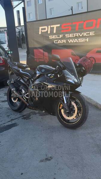 Yamaha R1