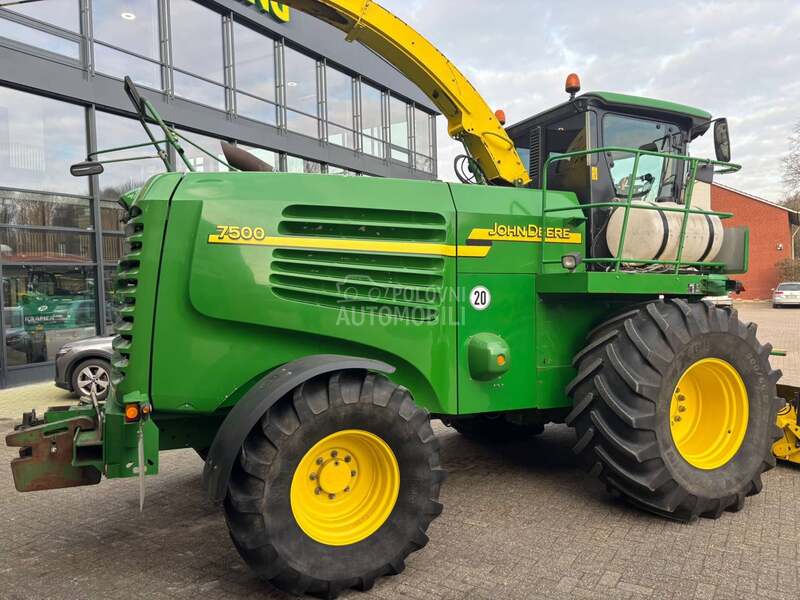 John Deere 7500