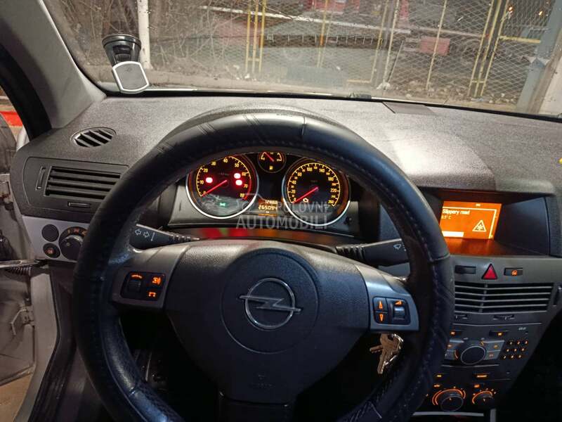 Opel Astra H 