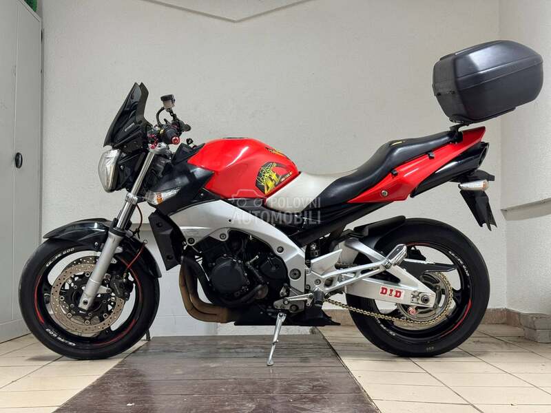 Suzuki GSR 600