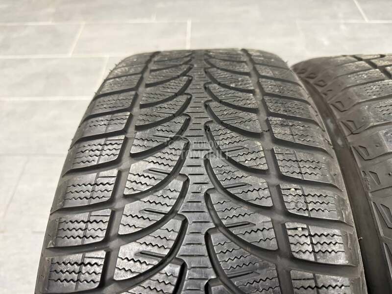 Bridgestone 235/60 R18 Zimska