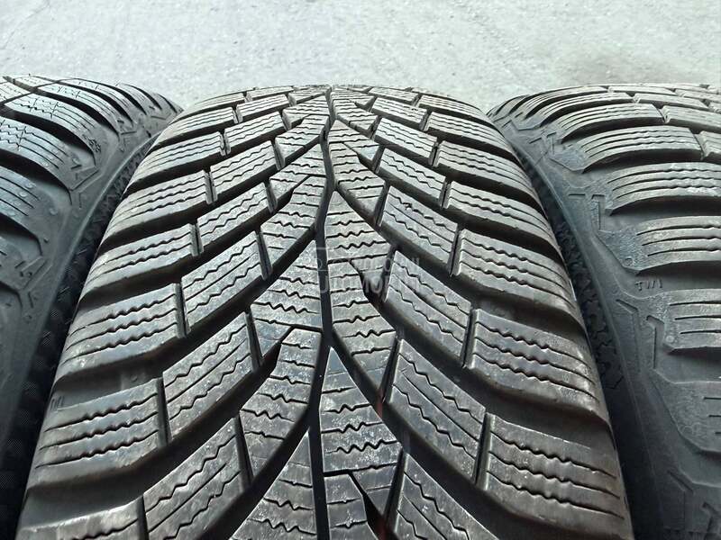 Continental 205/55 R16 Zimska