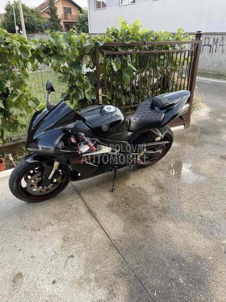 Yamaha R1