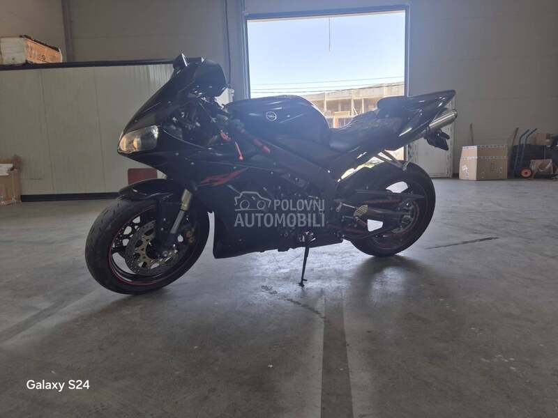 Yamaha R1