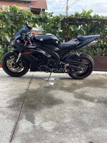 Yamaha R1