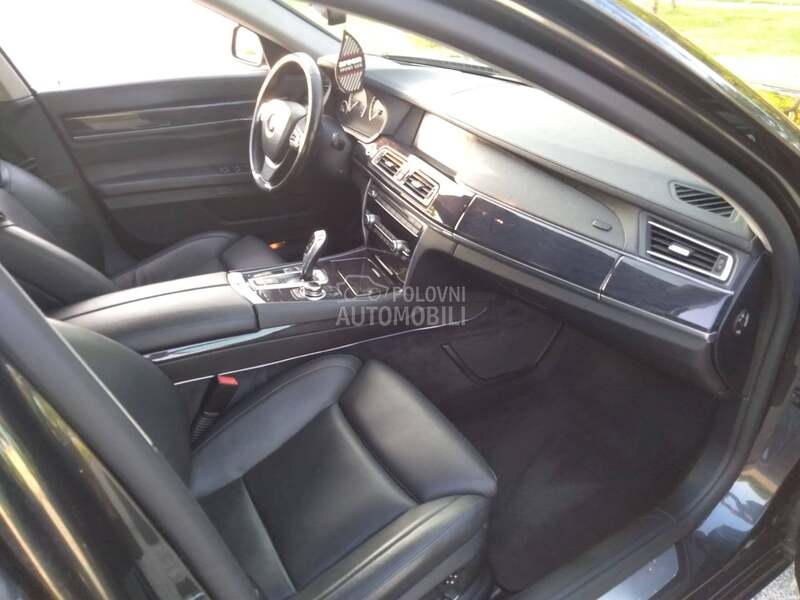 BMW 750 X-DRIVE