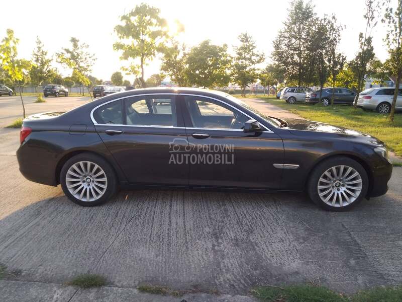 BMW 750 X-DRIVE