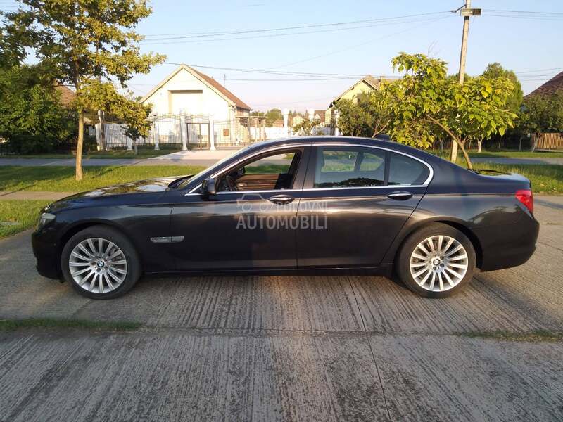 BMW 750 X-DRIVE