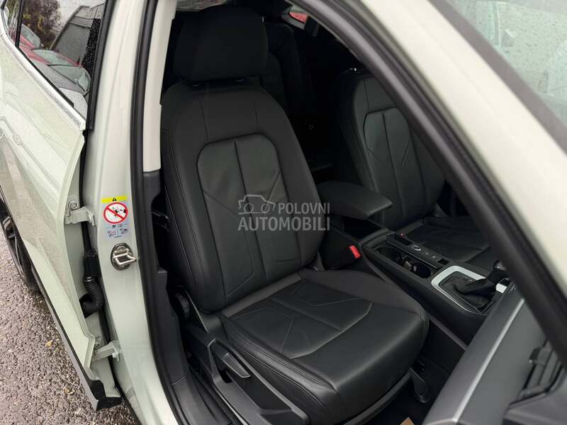 Audi Q3 2.0D/S-LINE/MATRIX