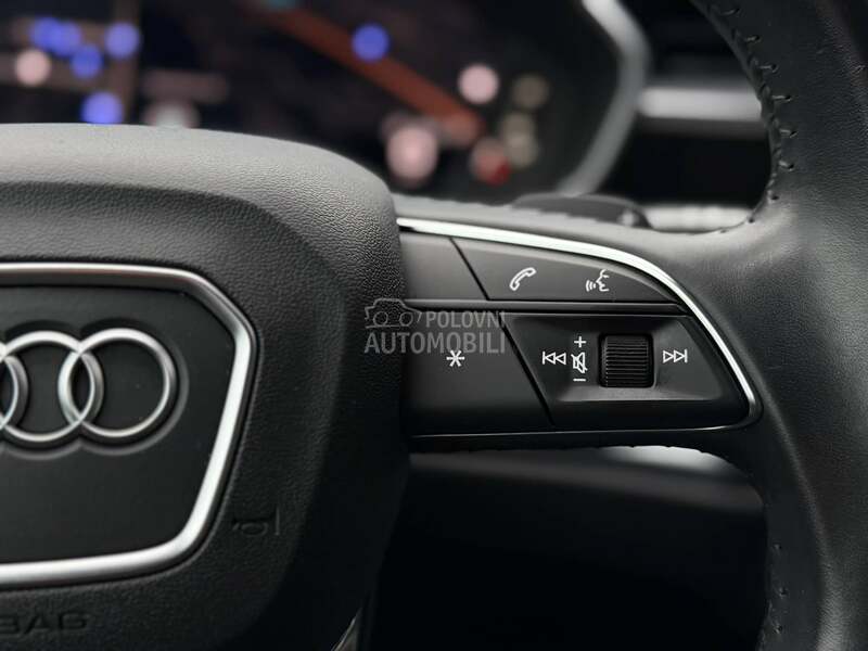 Audi Q3 2.0D/S-LINE/MATRIX