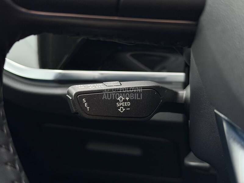 Audi Q3 2.0D/S-LINE/MATRIX