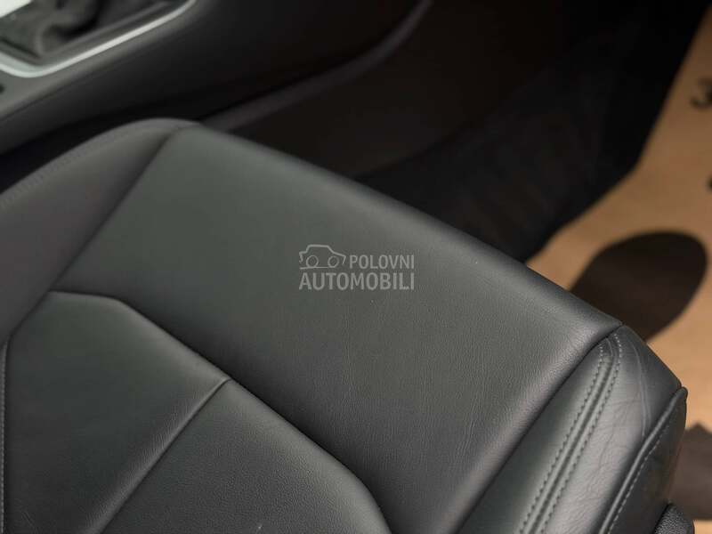 Audi Q3 2.0D/S-LINE/MATRIX