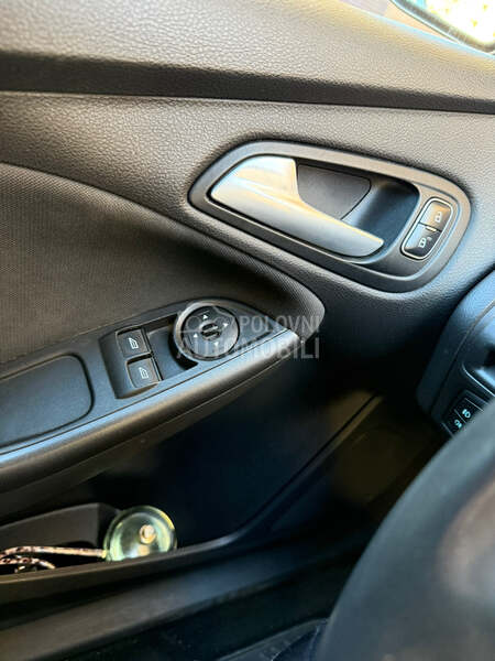 Ford Focus 1.6 TITANIUM