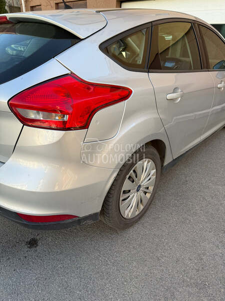 Ford Focus 1.6 TITANIUM