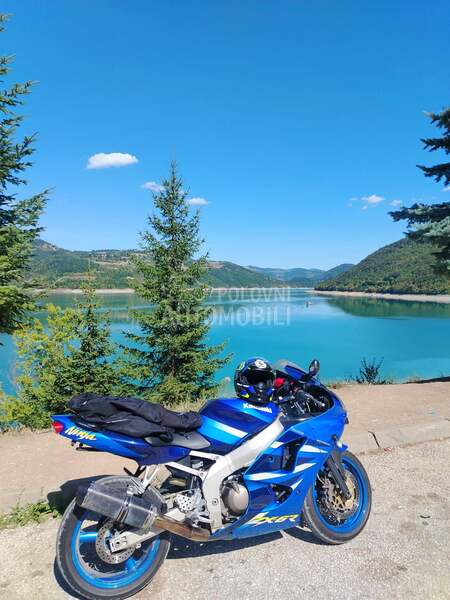 Kawasaki ZX6R