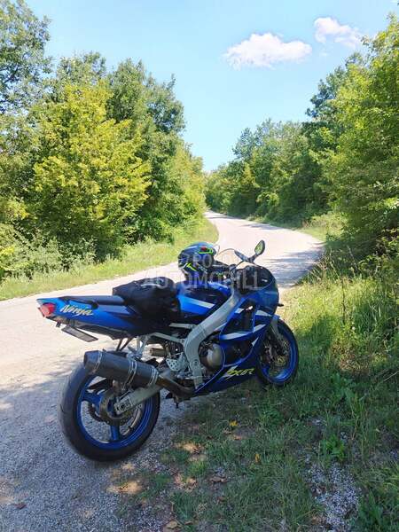 Kawasaki ZX6R