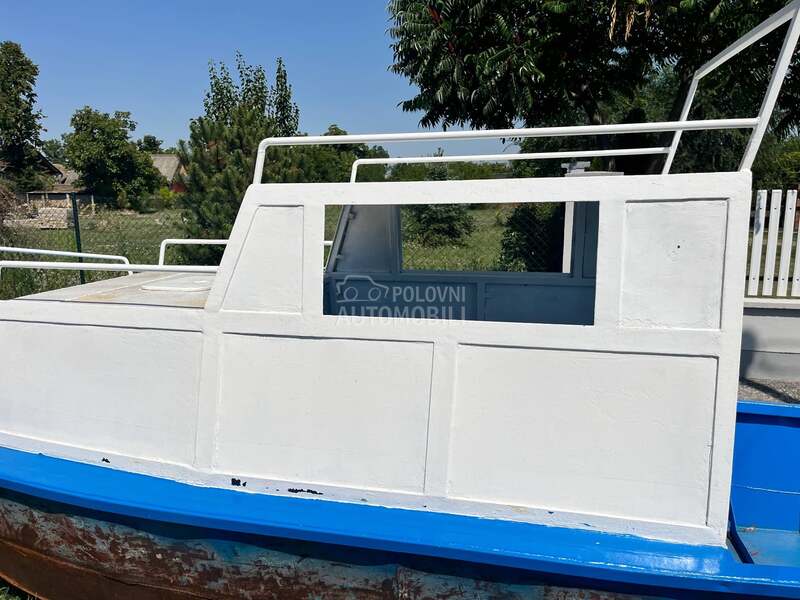 Čamac sa kabinom