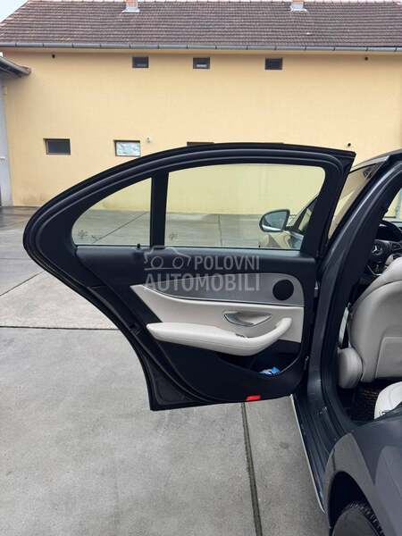Mercedes Benz E 220 cdi