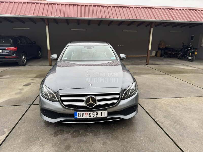 Mercedes Benz E 220 cdi